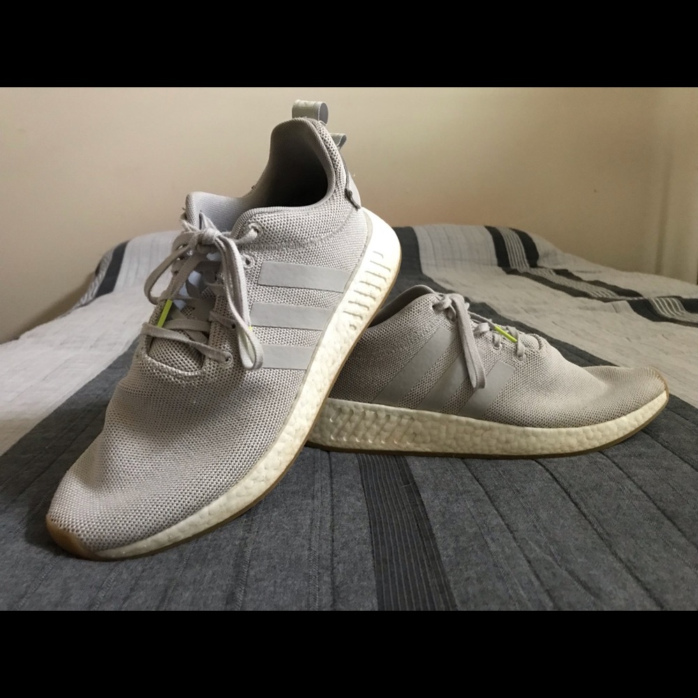 Men’s Adidas 10.5 Athletic Shoes.